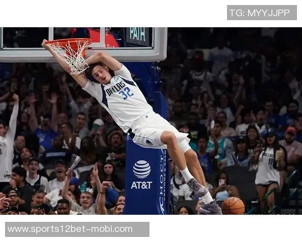 克莱首节表现抢眼三分球精准命中助力球队得分6分